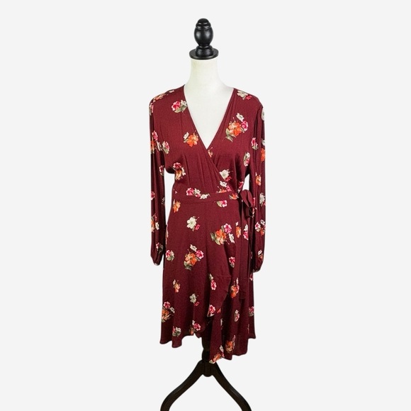 Astr Dresses & Skirts - NWT ASTR The Label Lisandra Wrap Dress Size L Burgundy Floral Stitch Fix Midi